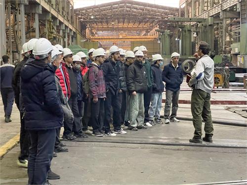 بازدید دانش‌آموزان مدارس متوسطه اراک از شرکت صنایع آذرآب در ایام دهه فجر