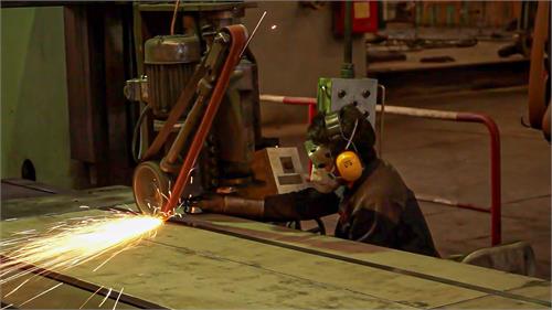 ارتقا دستگاه های شرکت صنایع آذرآب توسط نیروهای متخصص